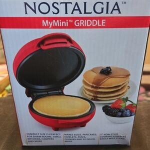 Nostalgia MyMini Red Griddle. New In Box